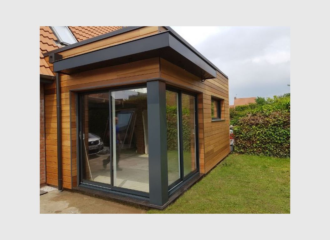EXTENSION EN OSSATURE BOIS, BARDAGE RED CEDAR À WAMBRECHIES (NORD)-02